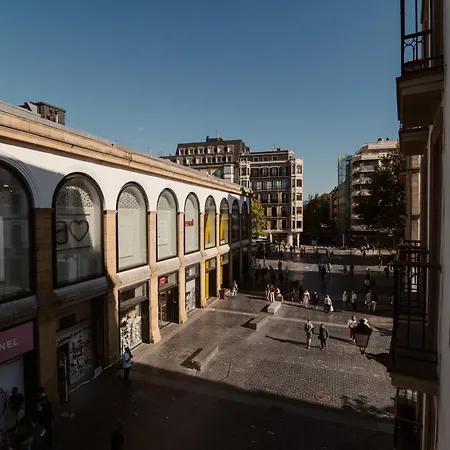 招待所 Boulevard Roomss 2*